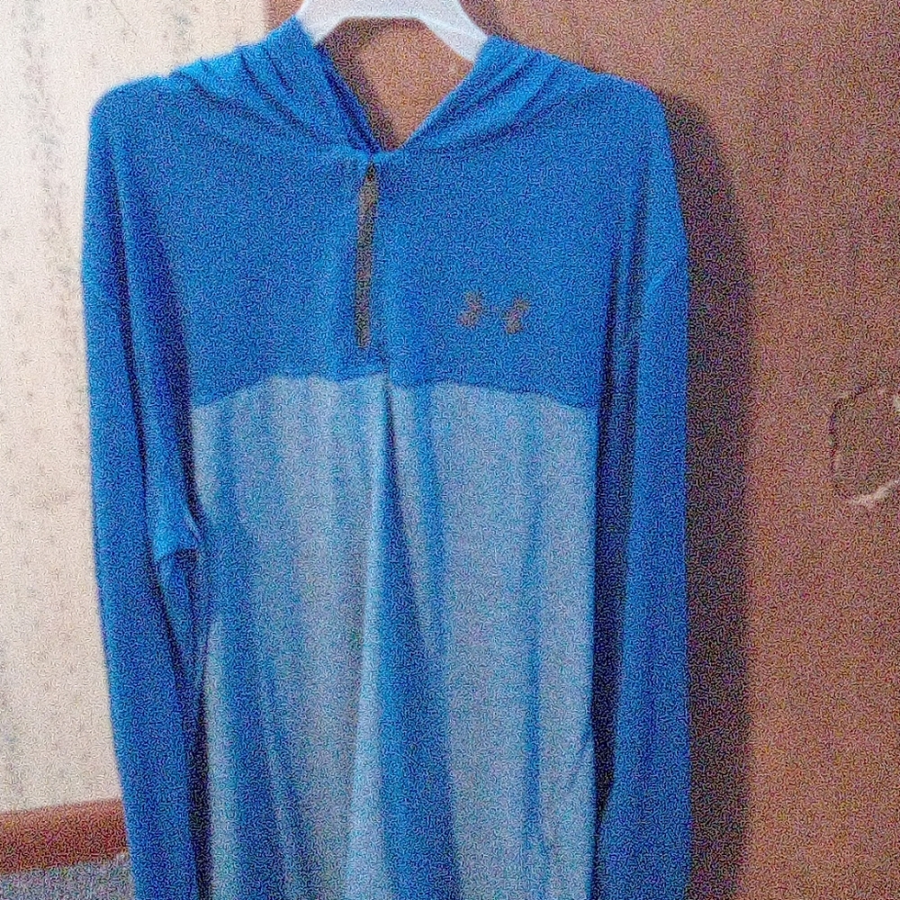 Long sleeve with hoody